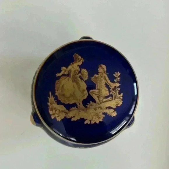 Vintage Limoges  Porcelain Round Trinket Box in Blue and Gold Made in France - Picture 11 of 11